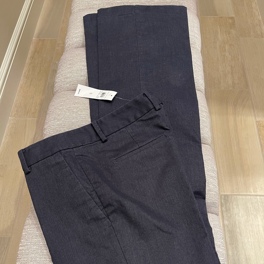 Ann Taylor Devin flare leg jean New size 0…